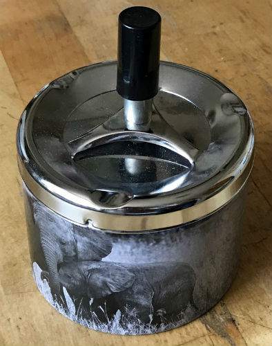 Coin fumeur · Metal