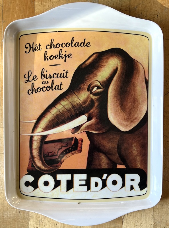 Objets insolites · Pose-plats métal