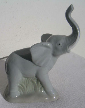 Diverses matières · Elephants EN Porcelaine - Ceramique