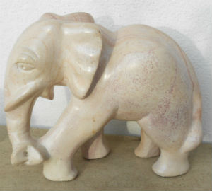 Diverses matières · Pierre · Poid 2kg 200 Long : 20 cm - Haut : 15 cm